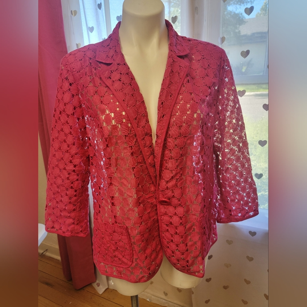 #34 Chico's Pink Blazer with Cut-Out Details Size 4 (20)
